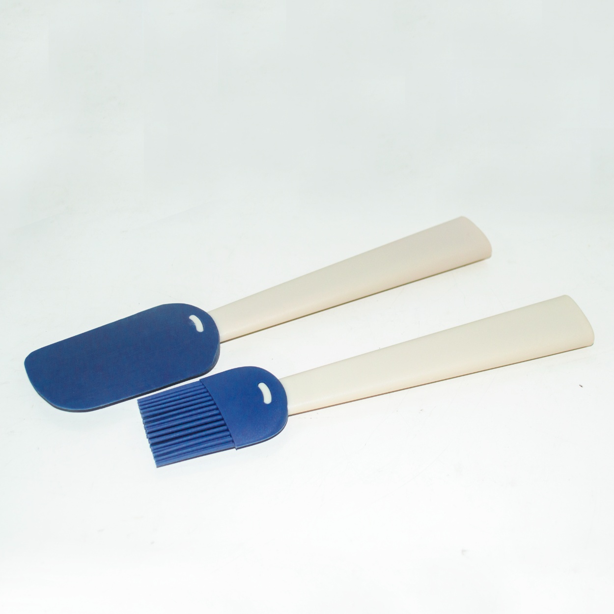 Wholesale Cute Design Small Silicone Oil Brush and Spatula